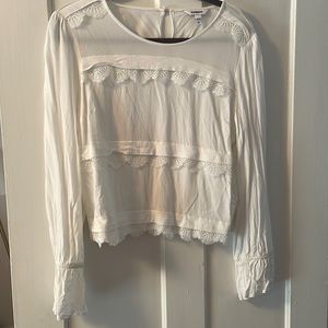 White express top size large. Lace detail.